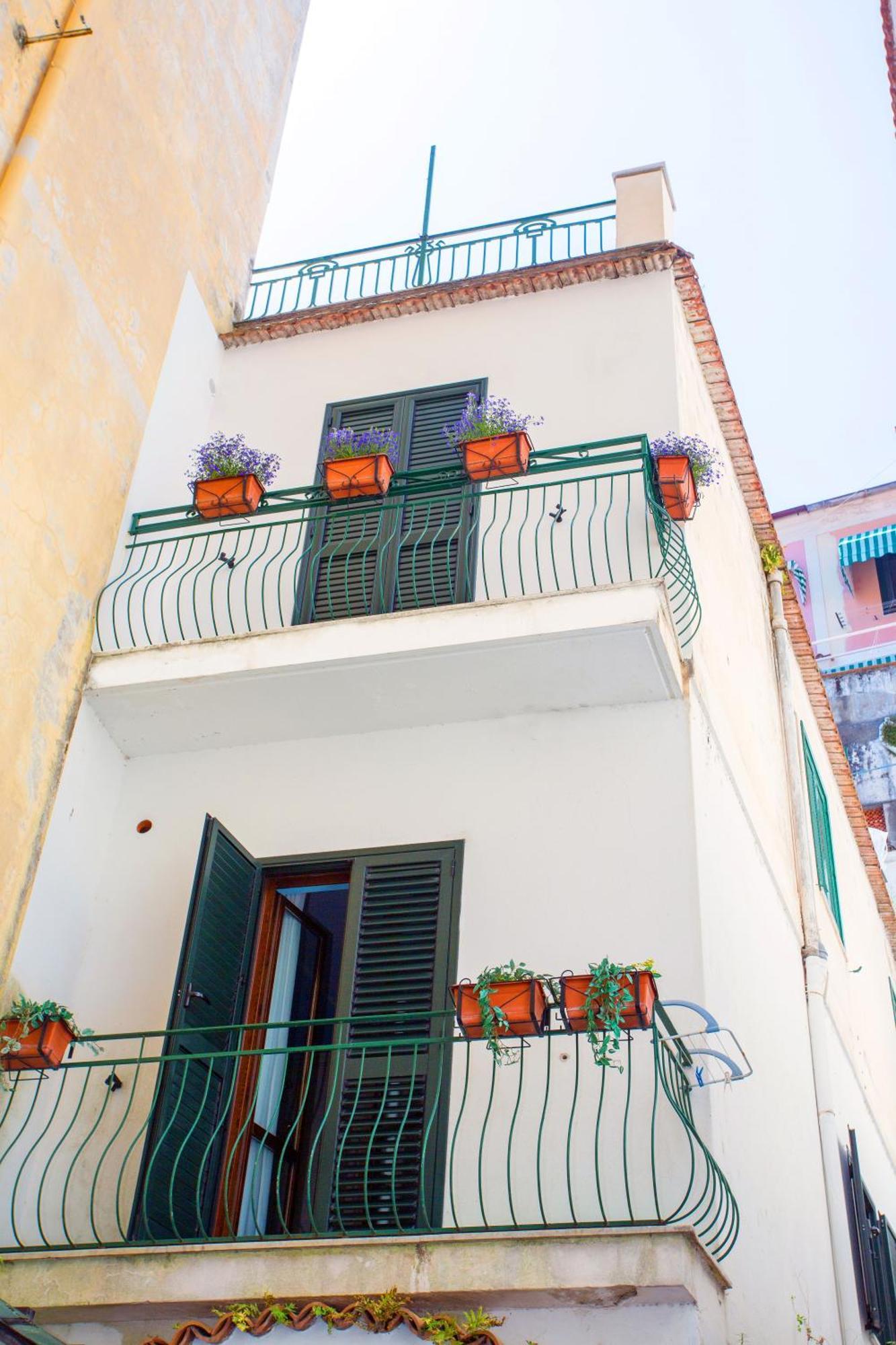 Amalfi Apartments Design Centro Storico エクステリア 写真